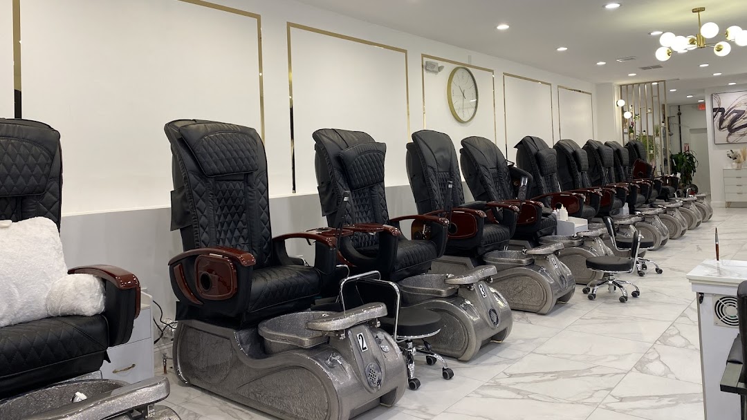 Pinkees Nail-Spa Italian Village Salon